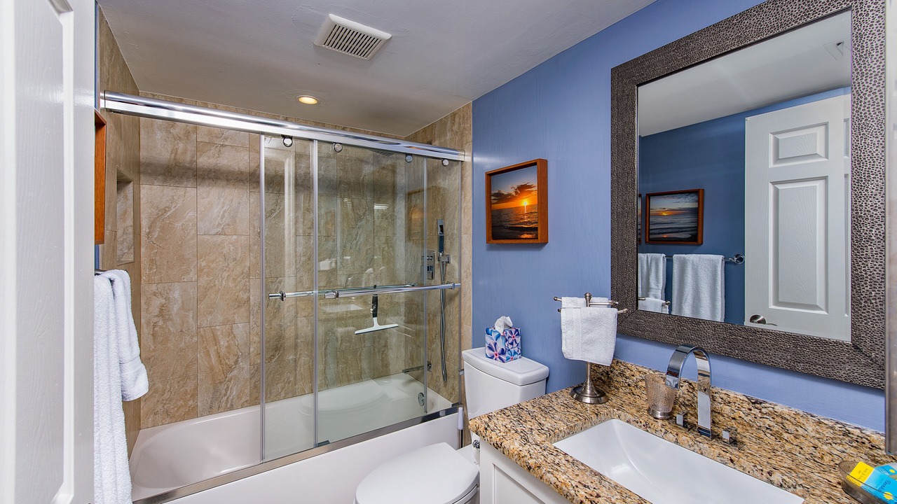 Photo of Bathroom in Park Shore