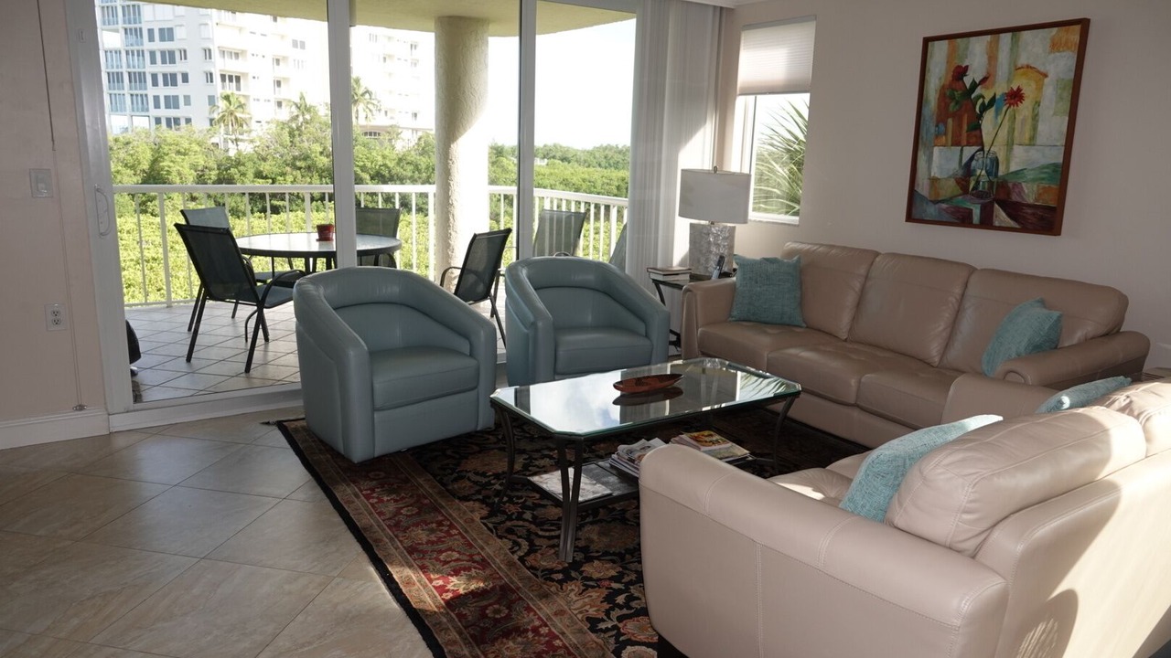 Photo of Livingroom in Park Shore