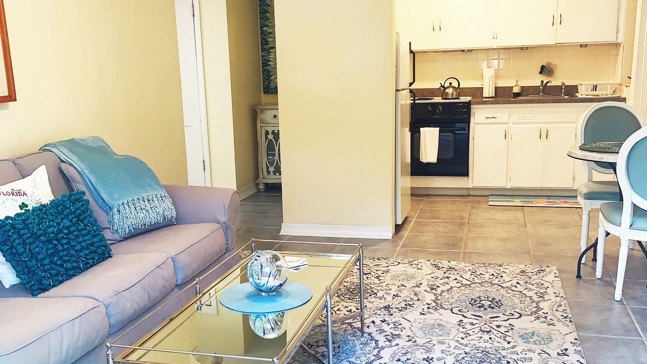 Photo of Livingroom in Historic Hyde Park North