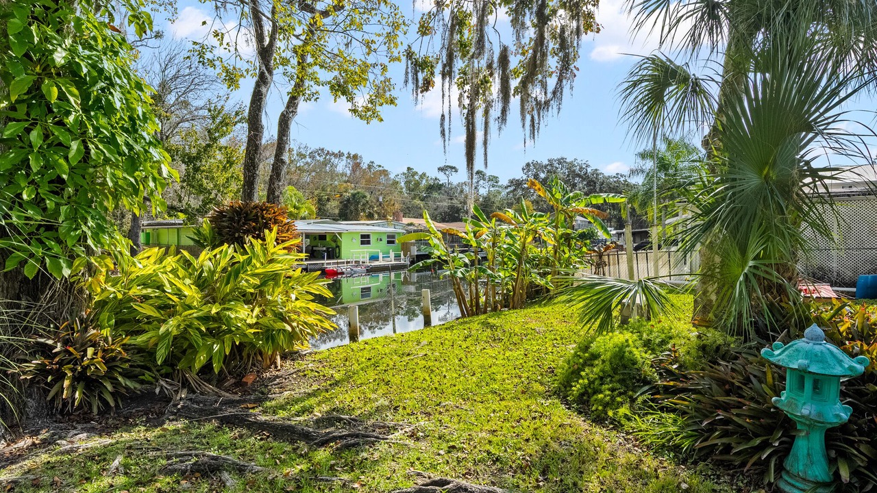 Photo of Outdoor in Weeki Wachee Gardens