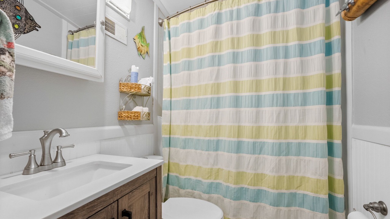 Photo of Bathroom in Weeki Wachee Gardens
