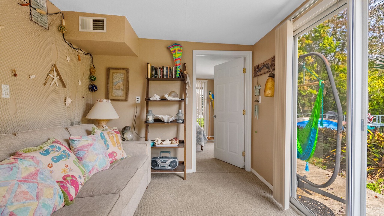 Photo of Livingroom in Weeki Wachee Gardens