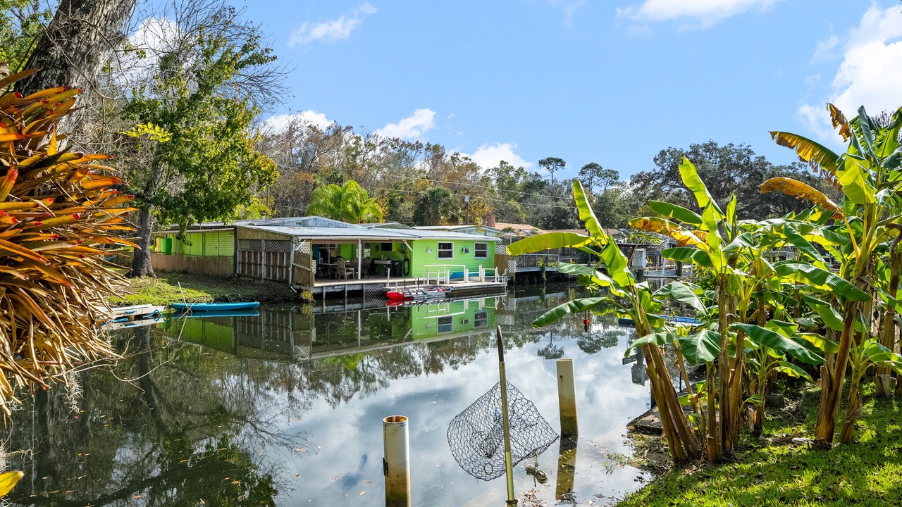 Photo of Outdoor in Weeki Wachee Gardens