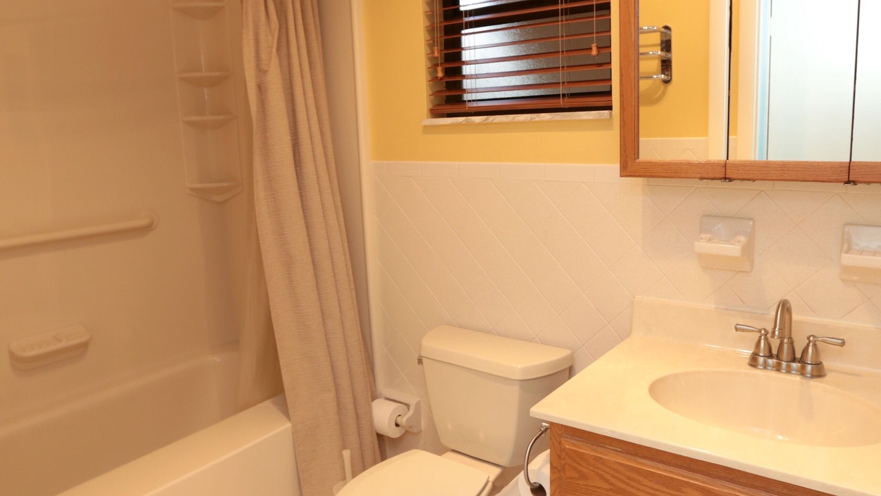 Photo of Bathroom in Tropic Palms