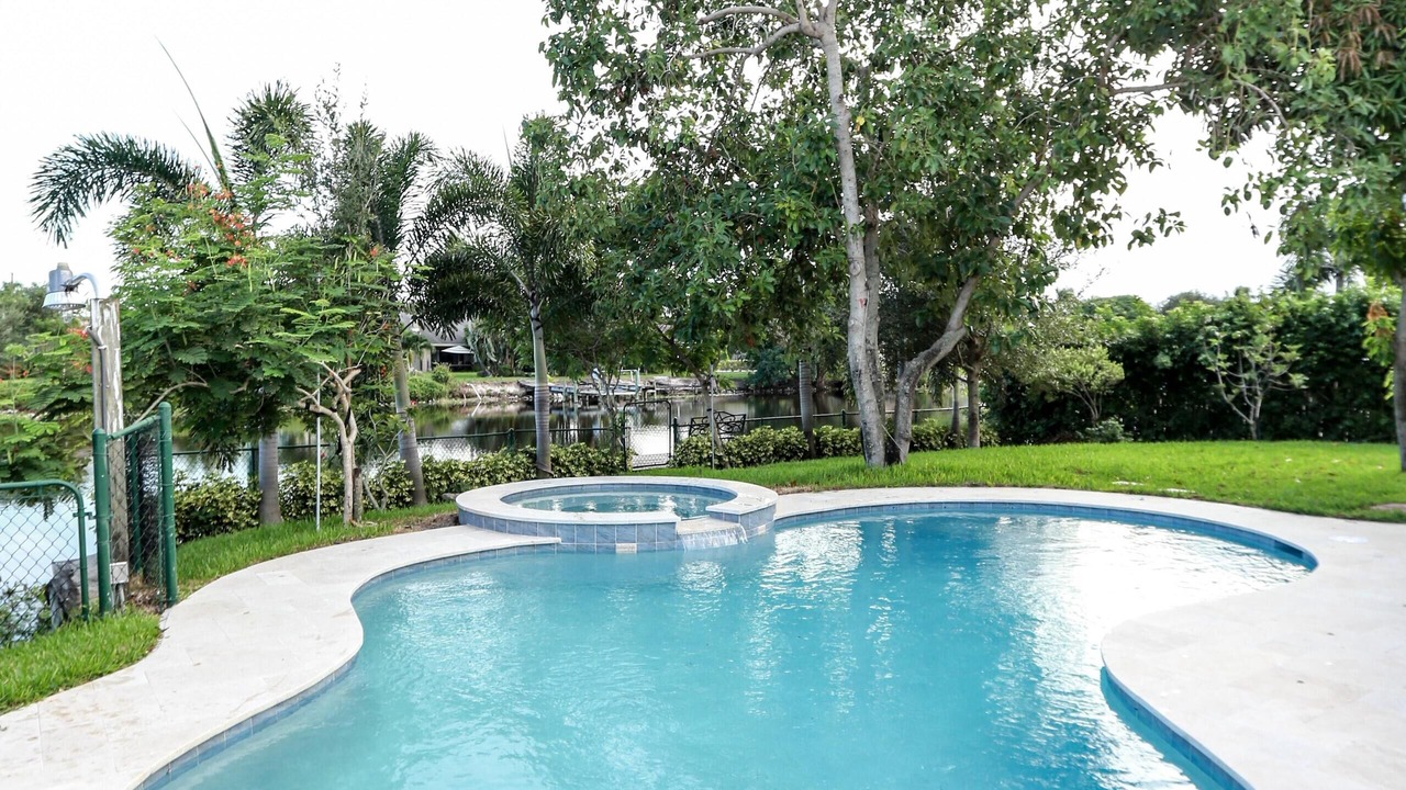 Photo of Others in Tropic Palms