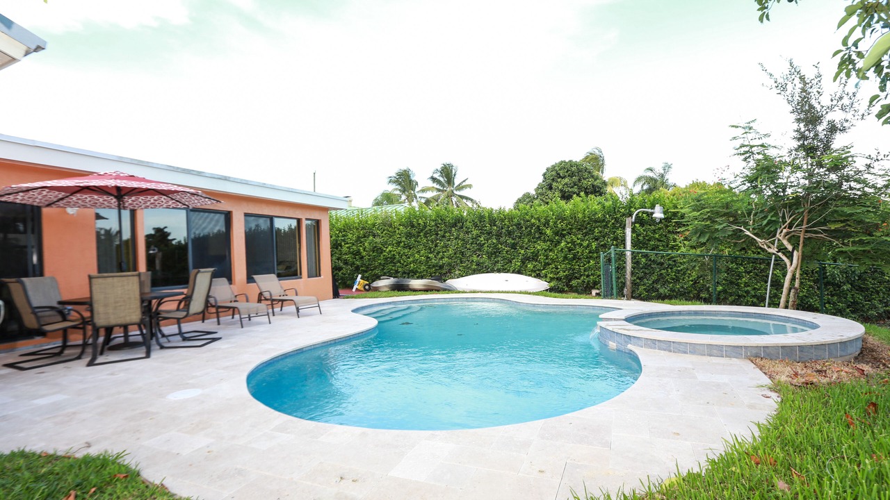 Photo of Outdoor in Tropic Palms