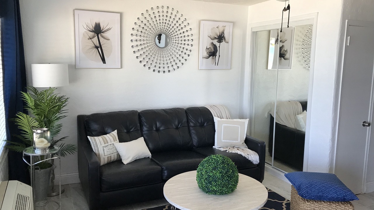 Photo of Livingroom in Hollywood