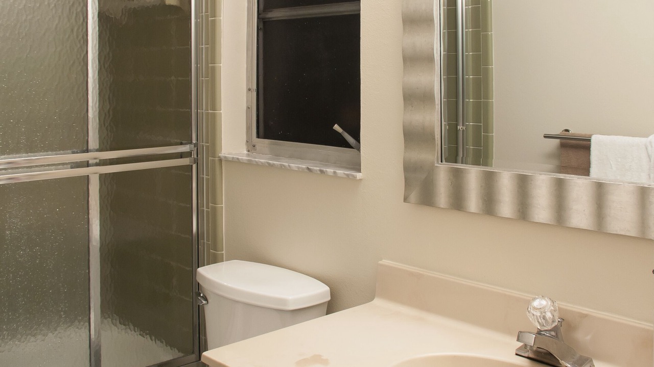 Photo of Bathroom in Venice Gardens