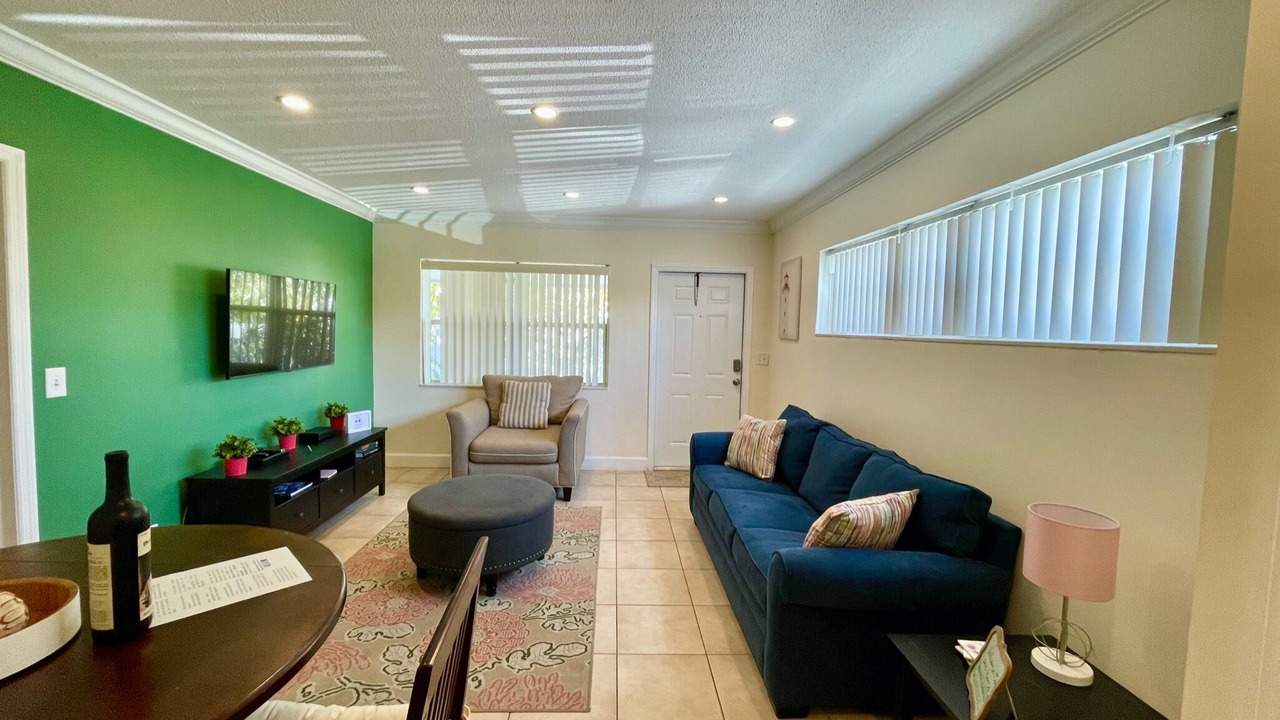 Photo of Livingroom in Deerfield Beach