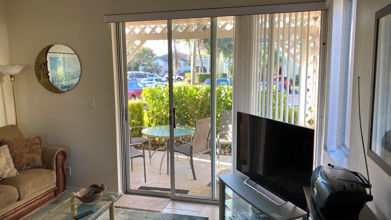 Photo of Livingroom in Jupiter Bay