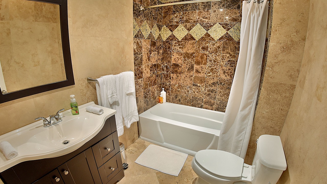 Photo of Bathroom in Highland Garden