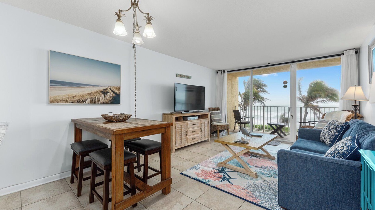 Photo of Livingroom in Hutchinson Island South