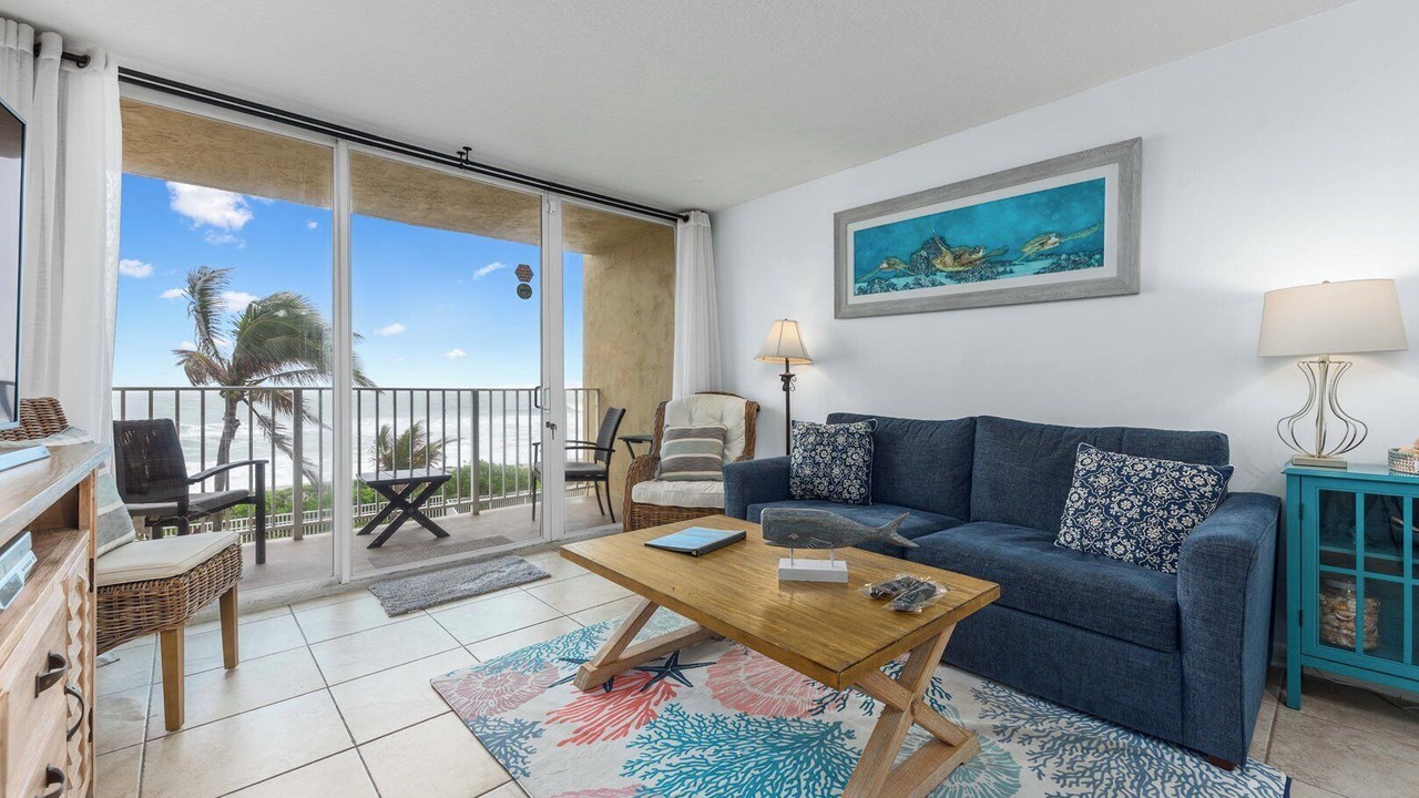 Photo of Livingroom in Hutchinson Island South