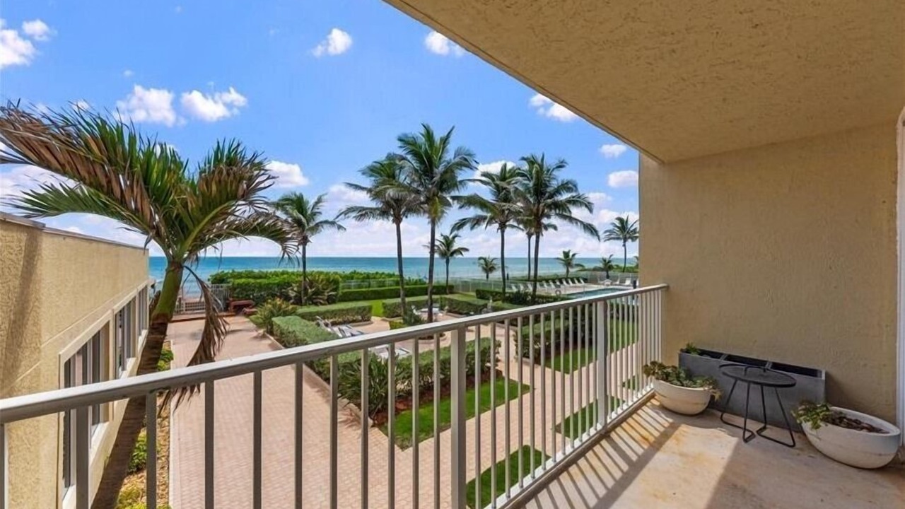 Photo of Patio Balcony in Hutchinson Island South