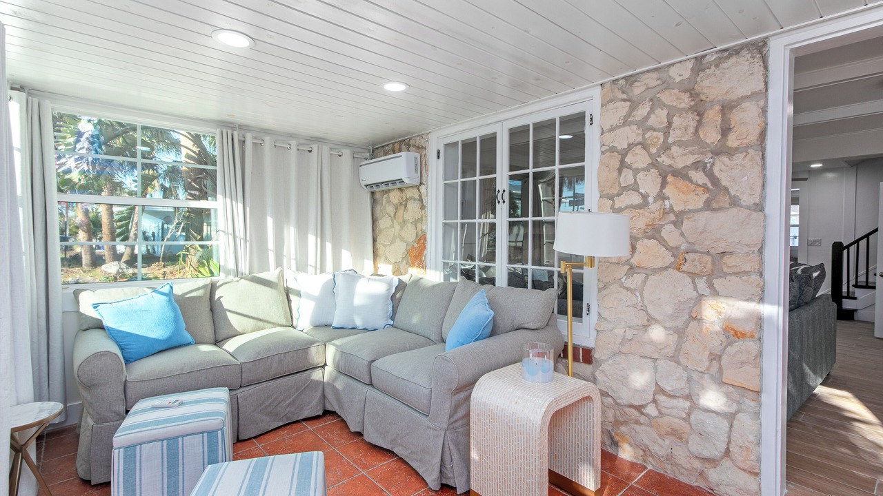 Photo of Livingroom in Bay Esplanade