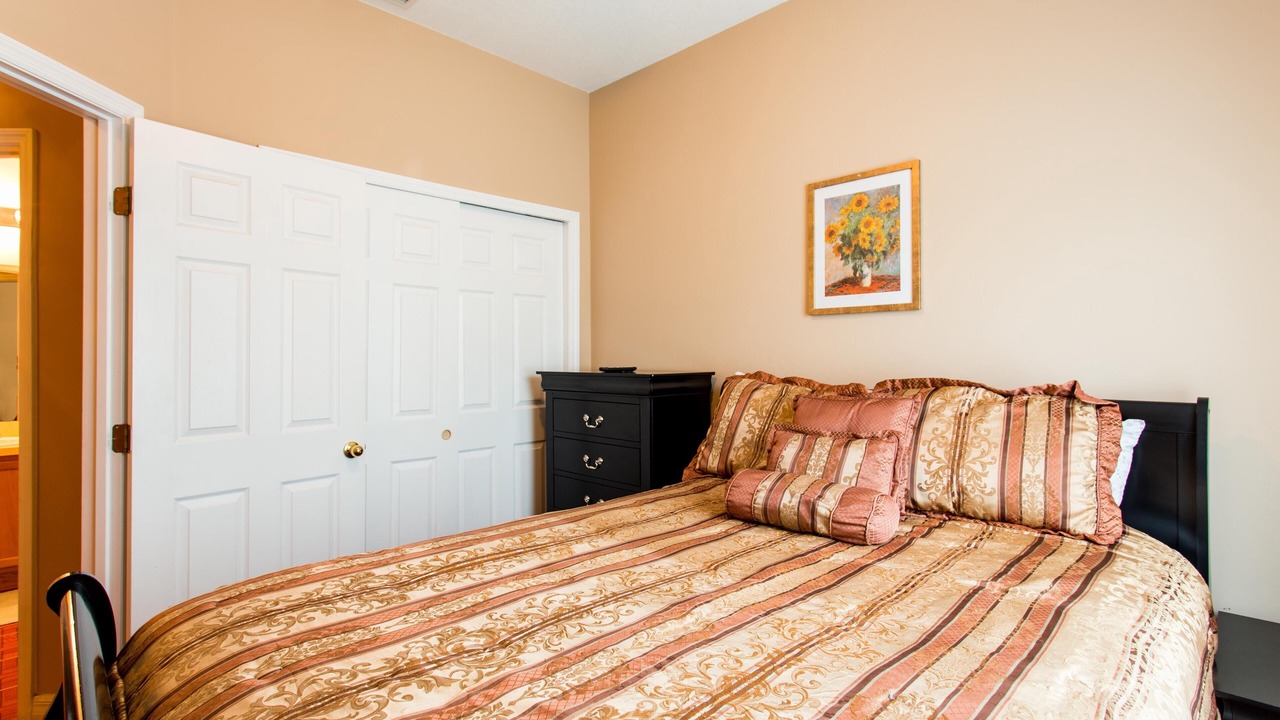 Photo of Bedroom in Crestwynd Bay