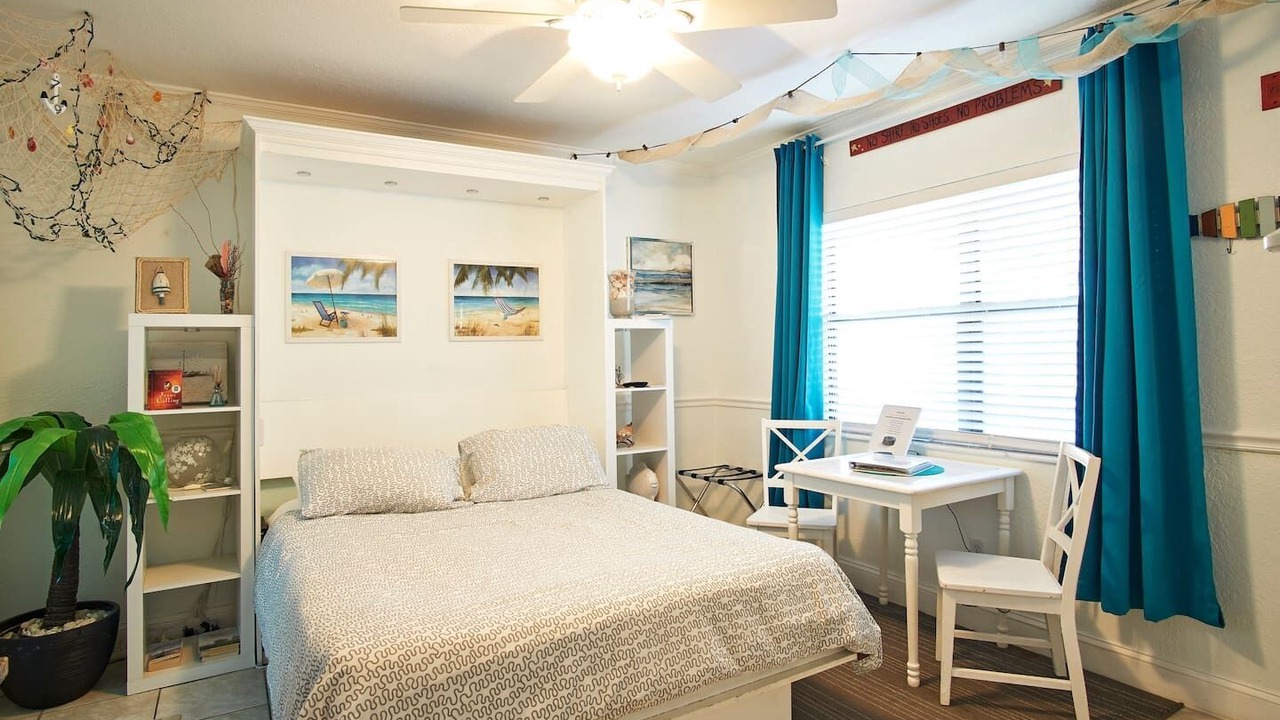 Photo of Bedroom in Redington Beach