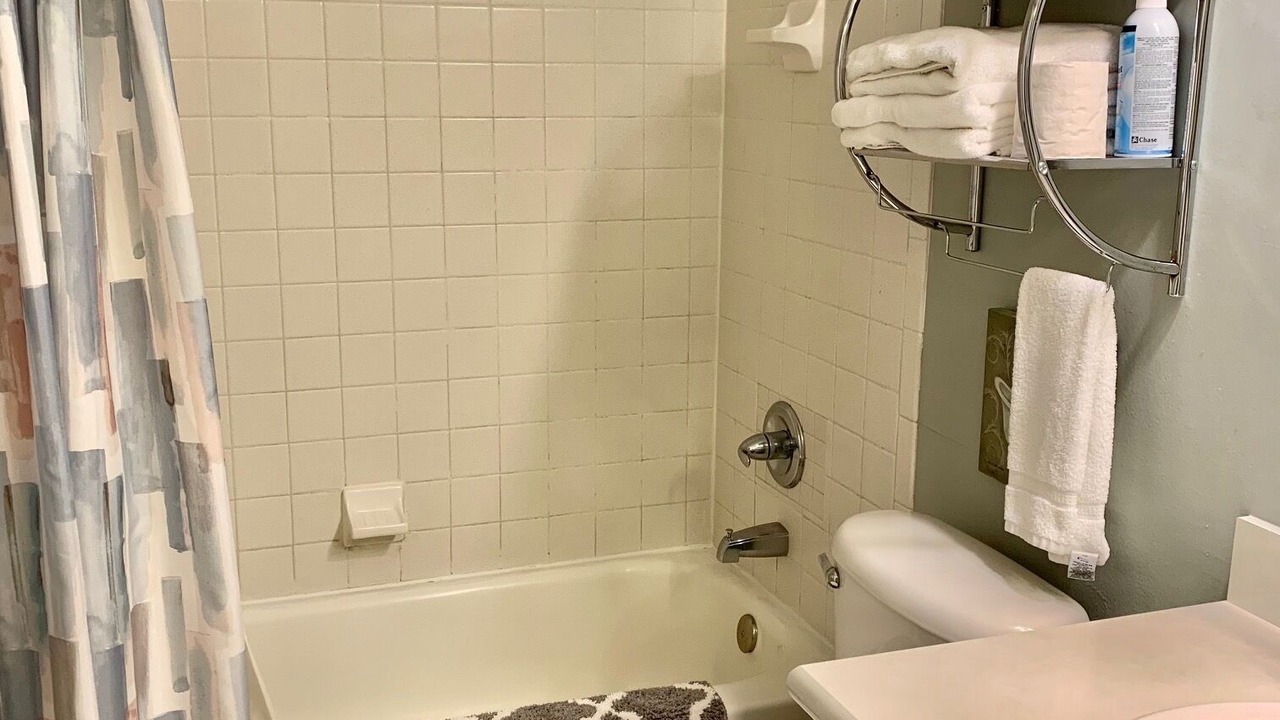Photo of Bathroom in Point East