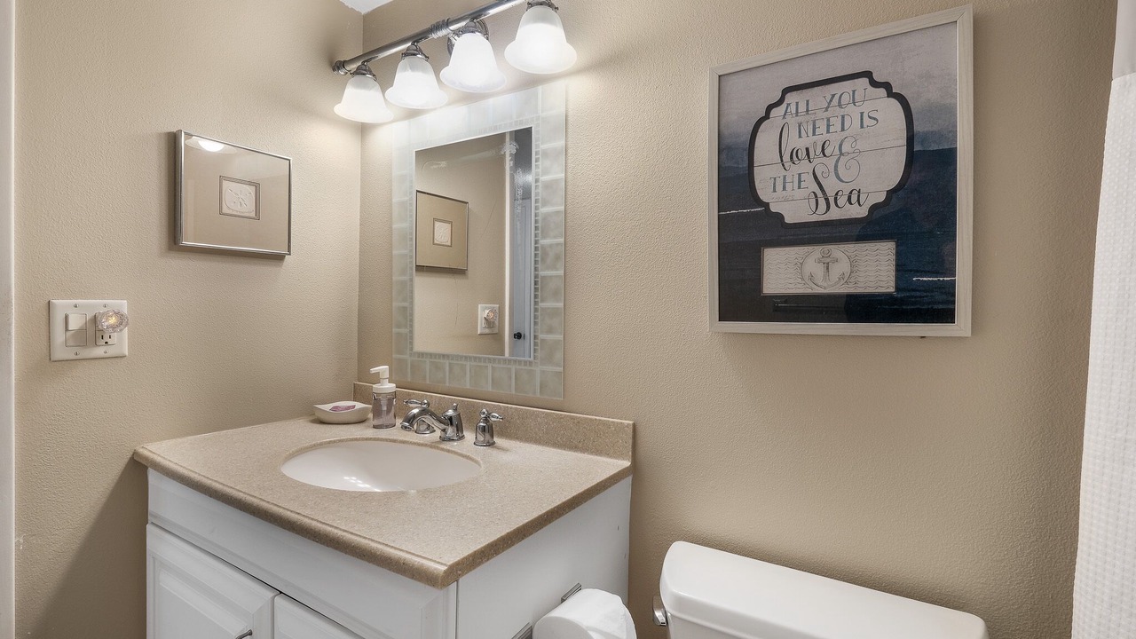 Photo of Bathroom in New Smyrna Beach