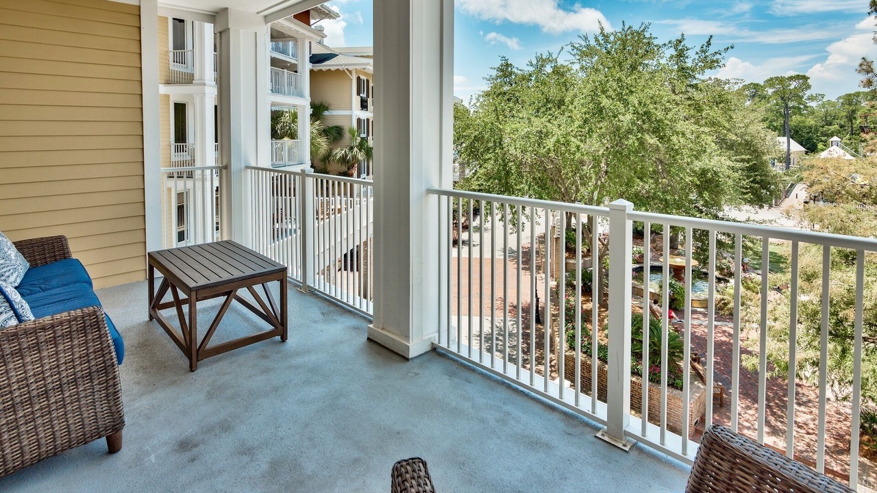 Photo of Patio Balcony in Baytowne Wharf