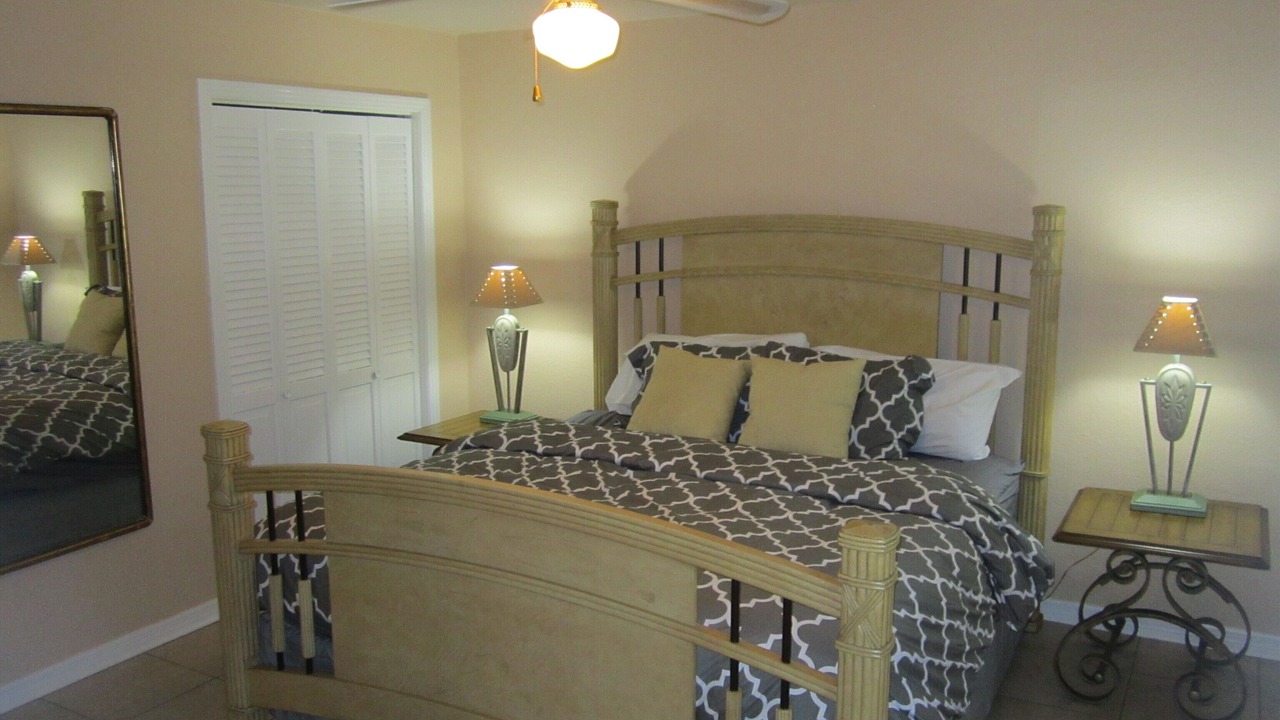Photo of Bedroom in Lake Magdalene