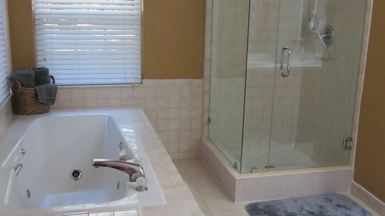 Photo of Bathroom in Lake Magdalene