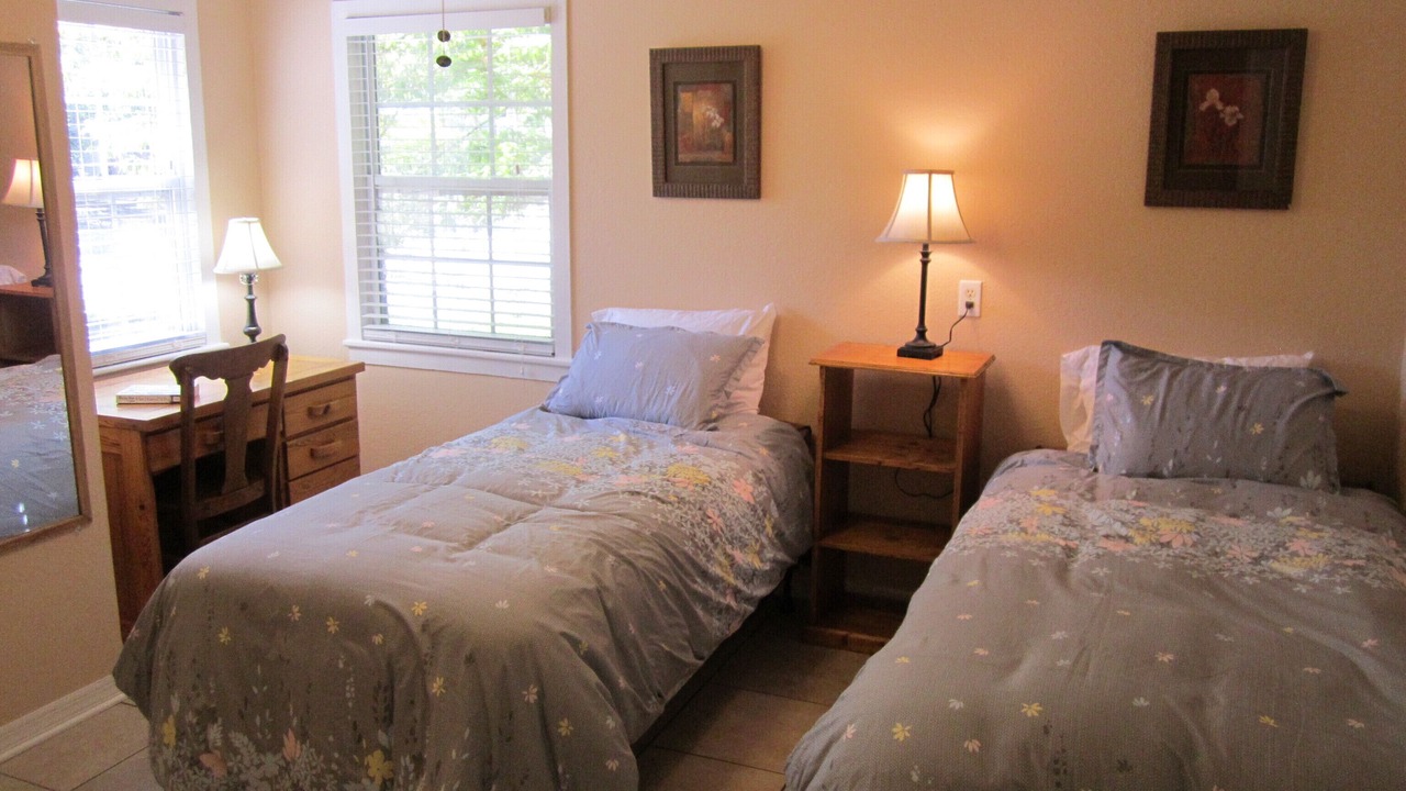 Photo of Bedroom in Lake Magdalene