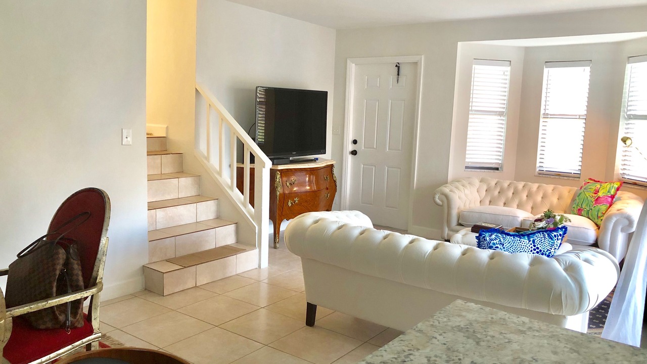 Photo of Livingroom in Palm River Estates