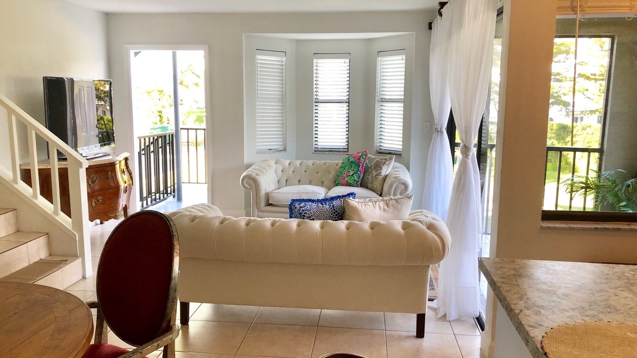 Photo of Livingroom in Palm River Estates
