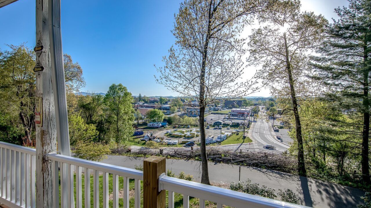 Photo of Outdoor in Hendersonville