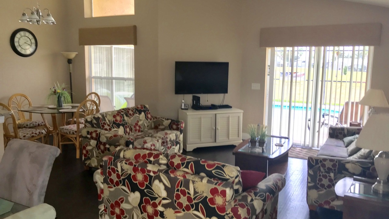 Photo of Livingroom in Westridge