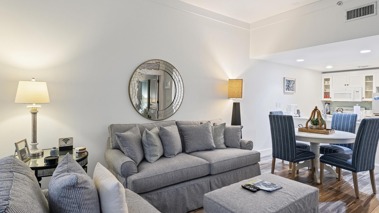 Photo of Livingroom in Baytowne Wharf