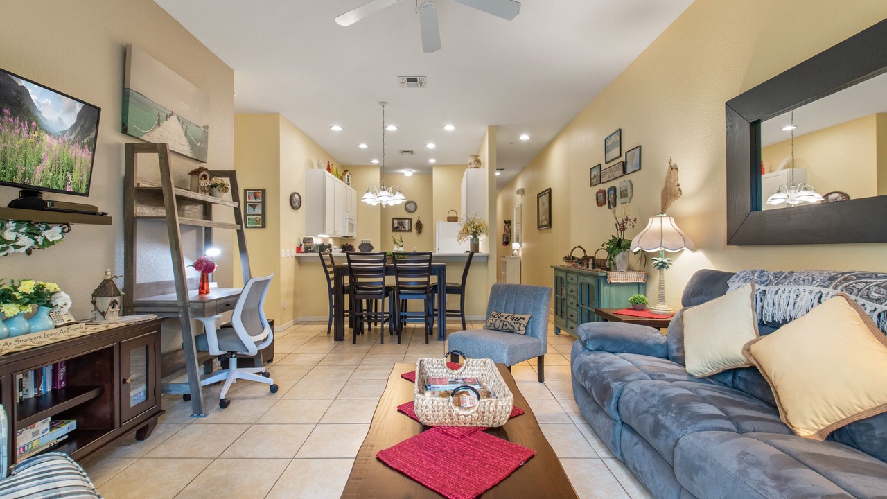 Photo of Livingroom in Bahama Bay