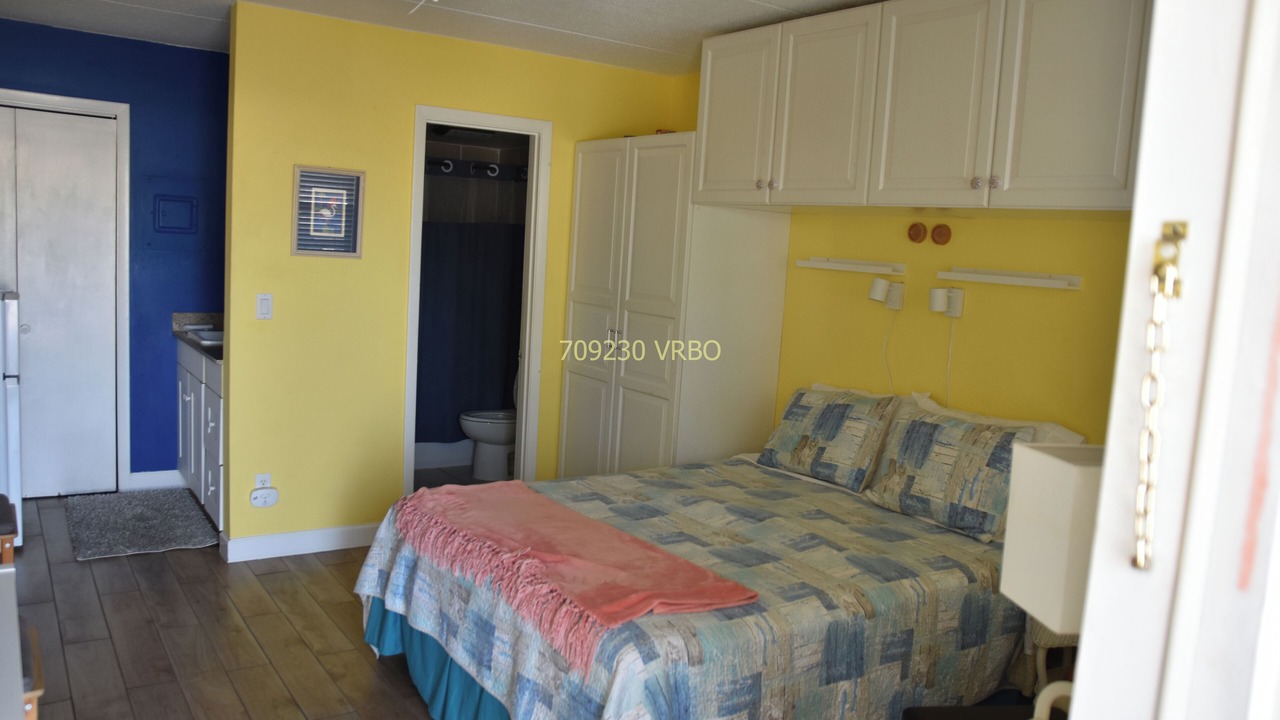 Photo of Bedroom in Golden Beach