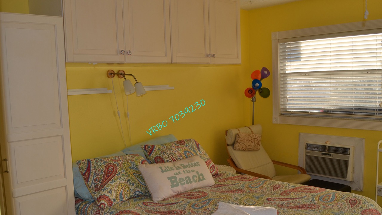 Photo of Bedroom in Golden Beach