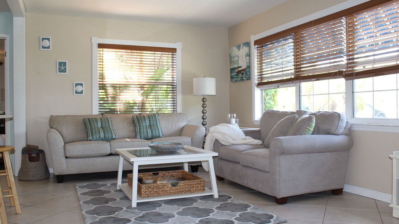 Photo of Livingroom in Redington Beach