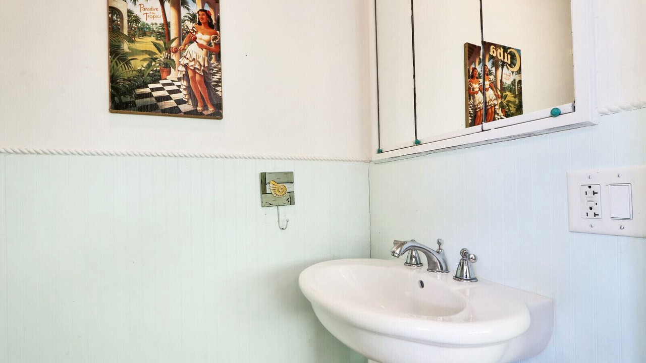 Photo of Bathroom in Jensen Beach