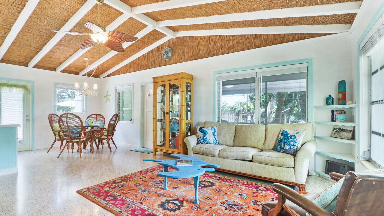 Photo of Livingroom in Jensen Beach
