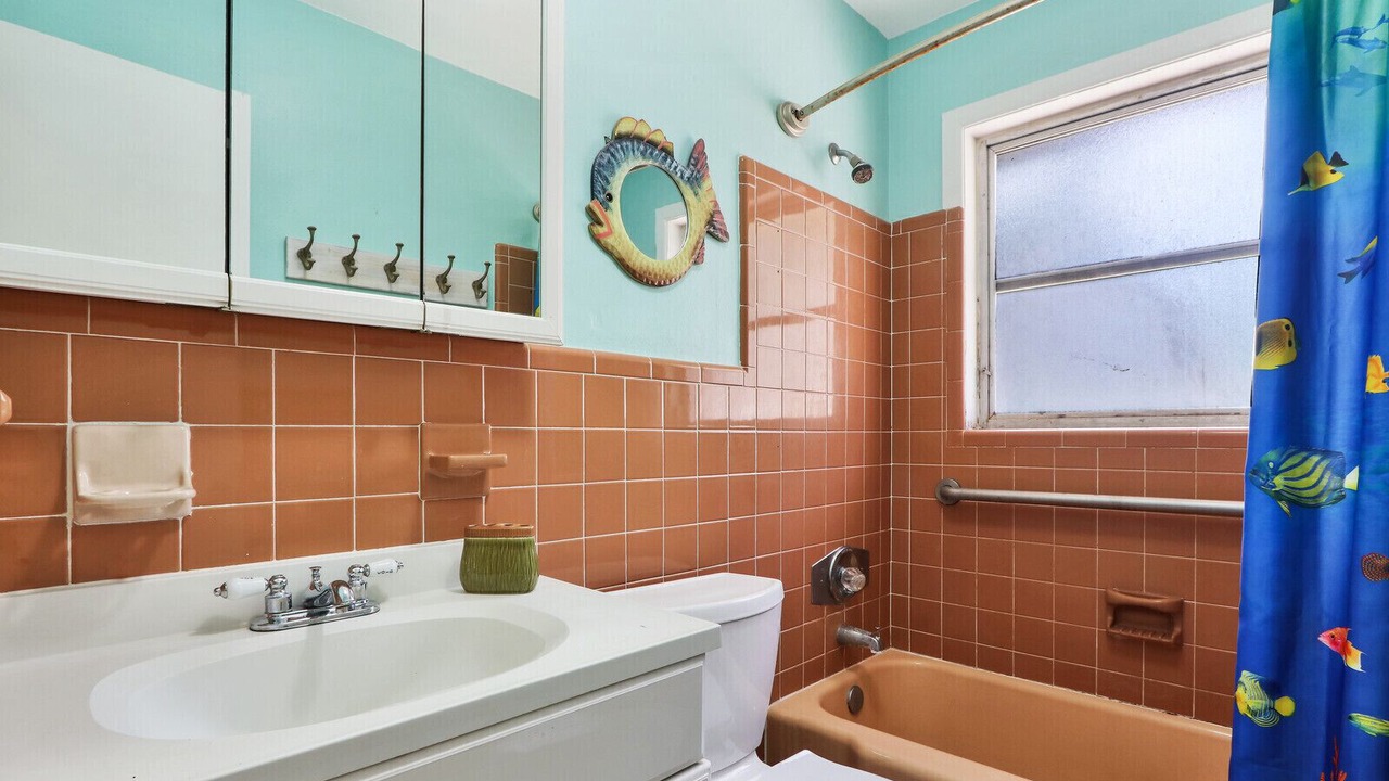 Photo of Bathroom in Jensen Beach