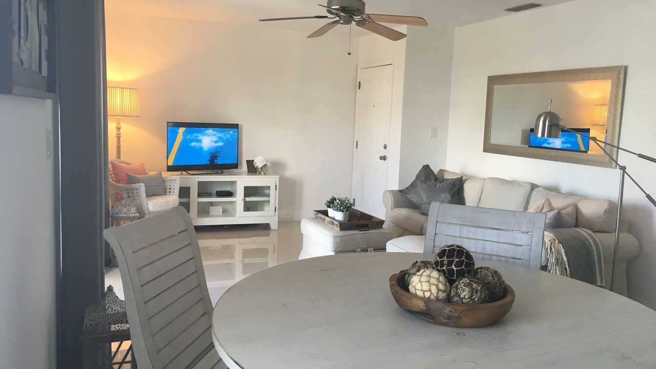 Photo of Livingroom in Coquina Key