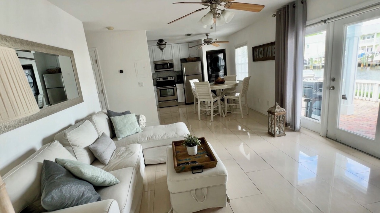 Photo of Livingroom in Coquina Key