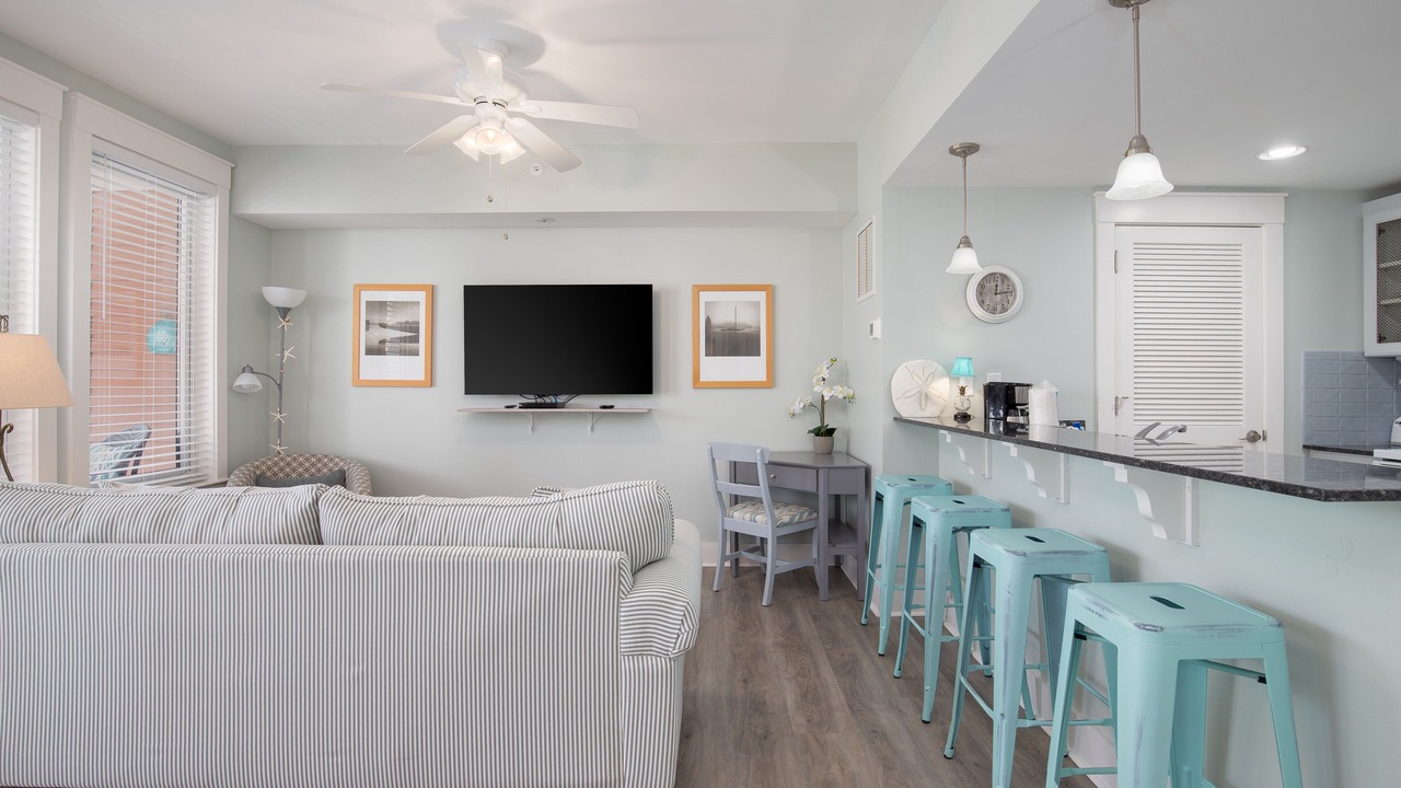 Photo of Livingroom in Baytowne Wharf