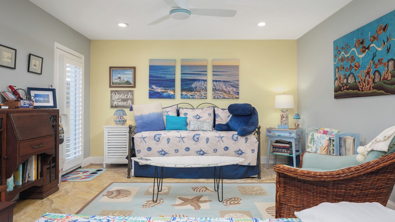 Photo of Bedroom in Marineland Acres