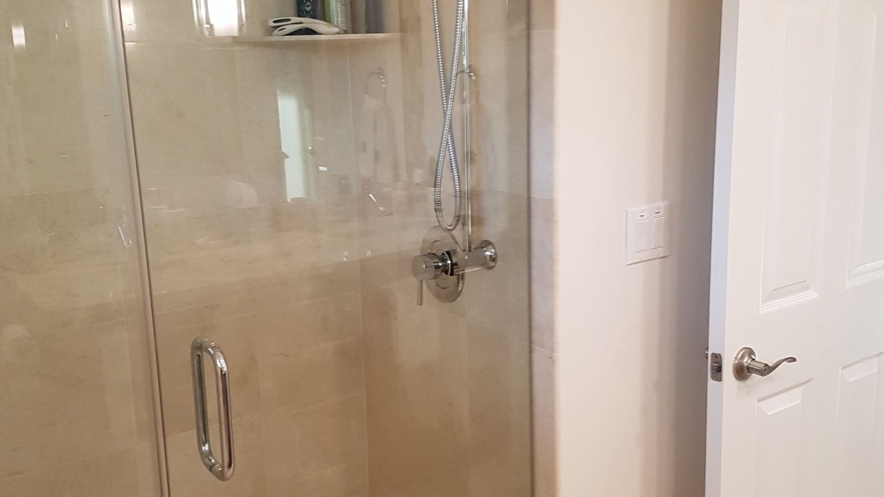 Photo of Bathroom in Park Shore