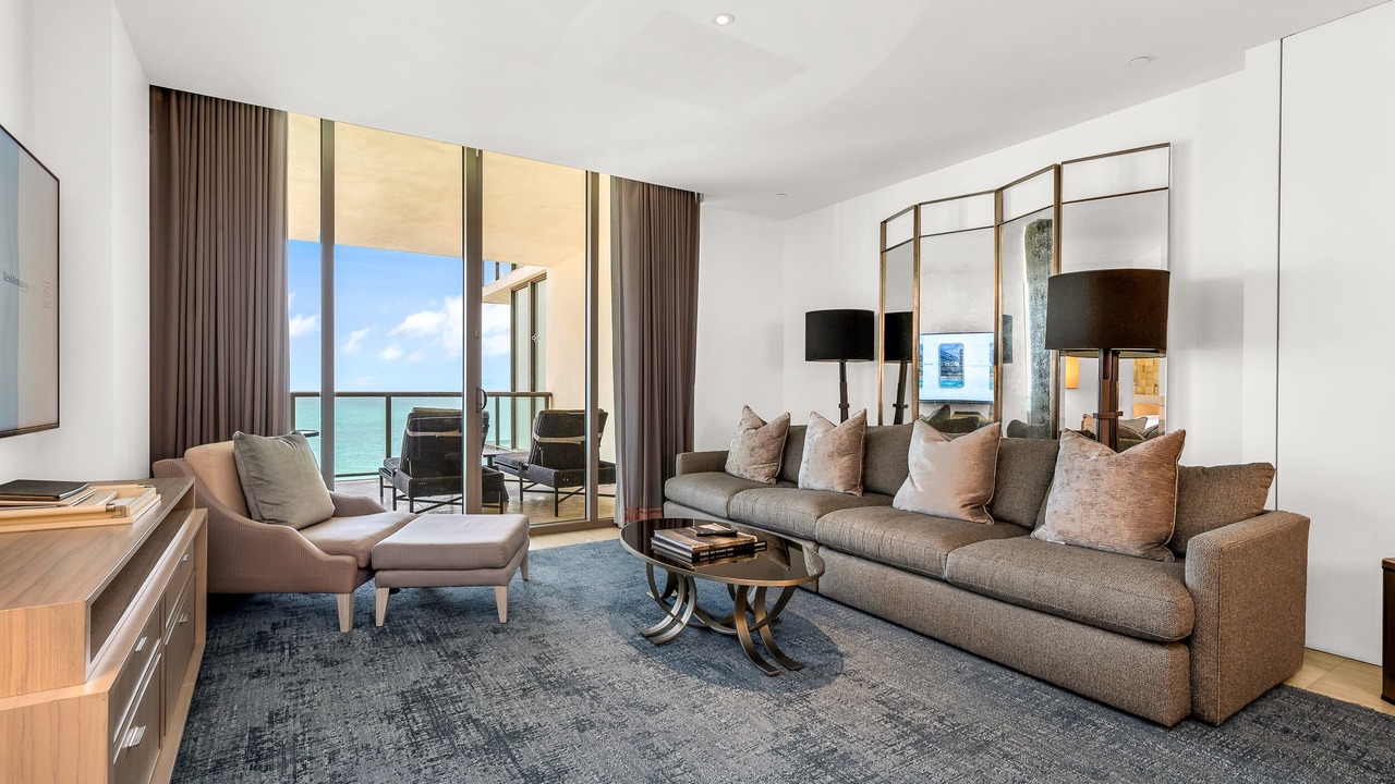 Photo of Livingroom in Bal Harbour