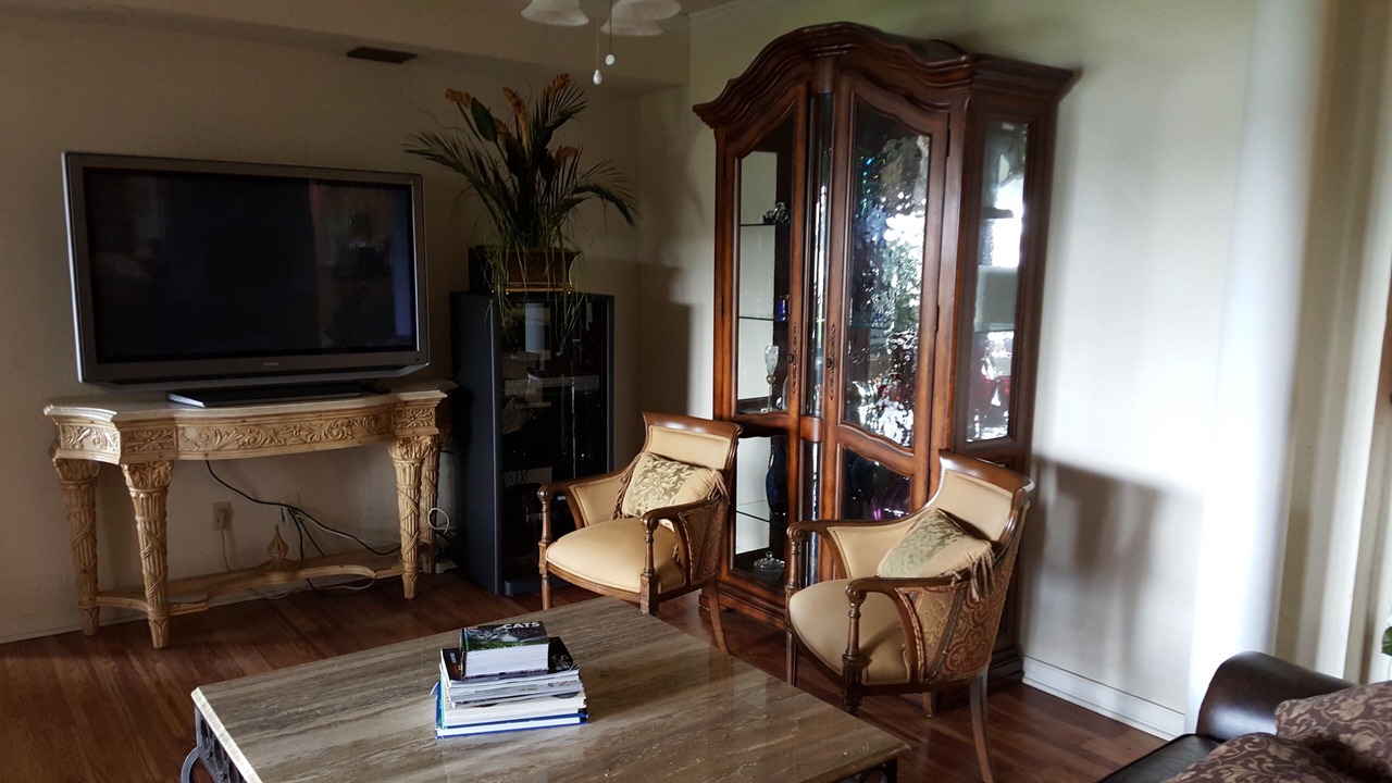 Photo of Livingroom in Candler
