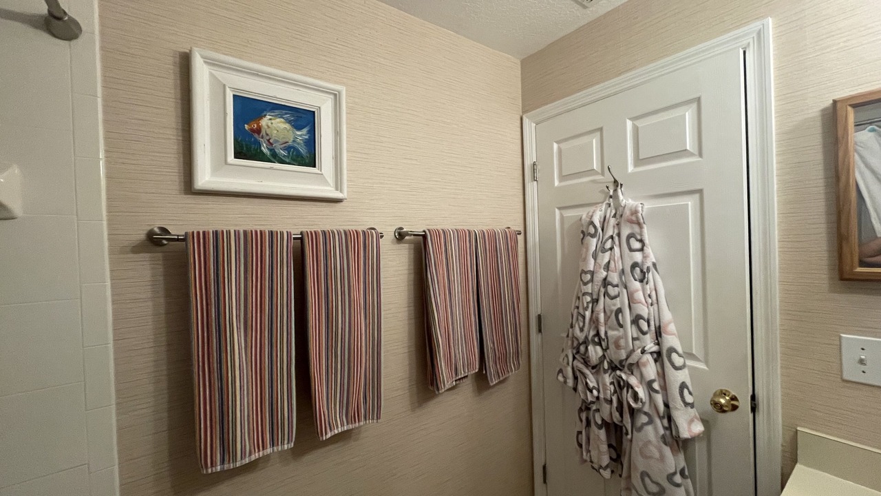 Photo of Bathroom in Imperial Lakewood's