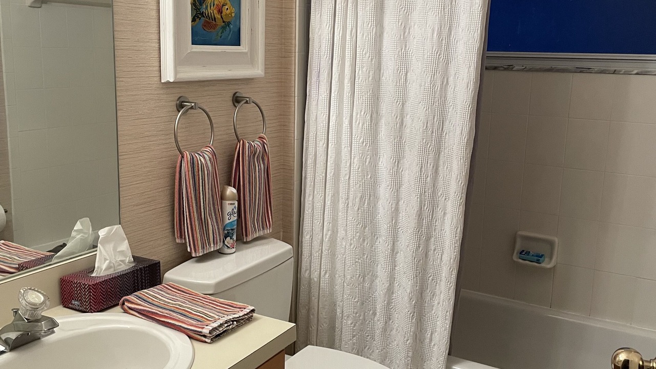 Photo of Bathroom in Imperial Lakewood's