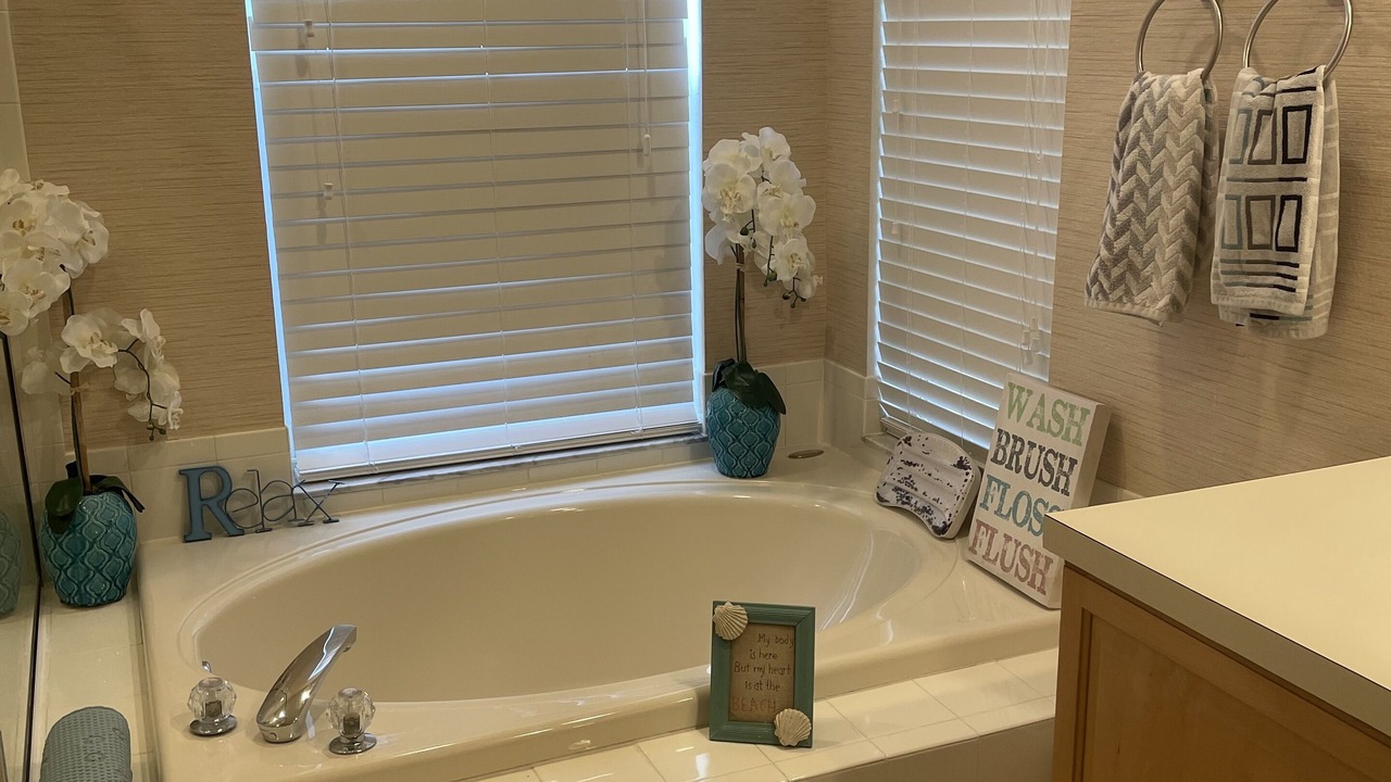 Photo of Bathroom in Imperial Lakewood's