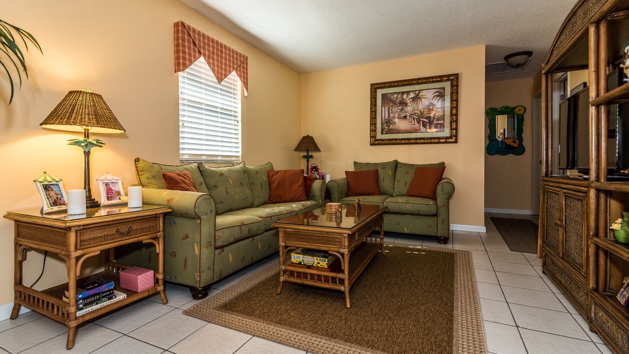 Photo of Livingroom in Surfcrest Village